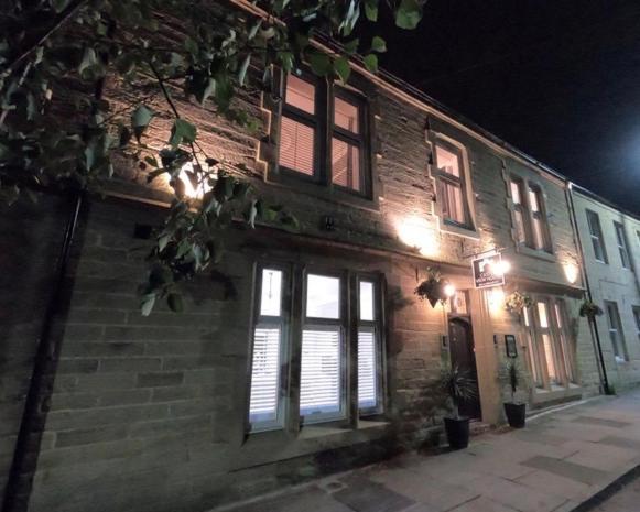 คาสเซิล วิว เบด แอนด์ เบรกฟาสต์ Bed & Breakfast มอร์เพท ภายนอก รูปภาพ