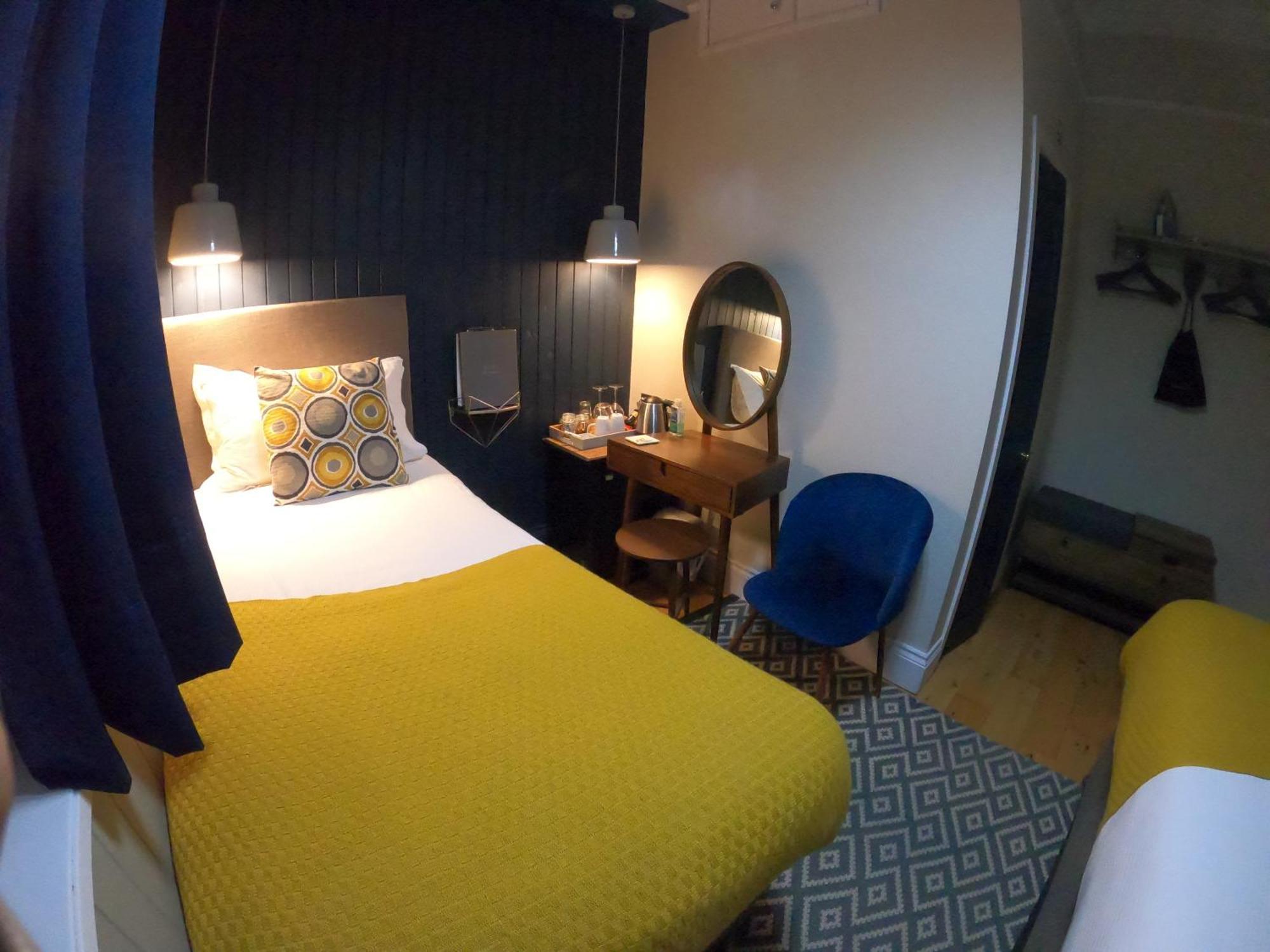 คาสเซิล วิว เบด แอนด์ เบรกฟาสต์ Bed & Breakfast มอร์เพท ห้อง รูปภาพ